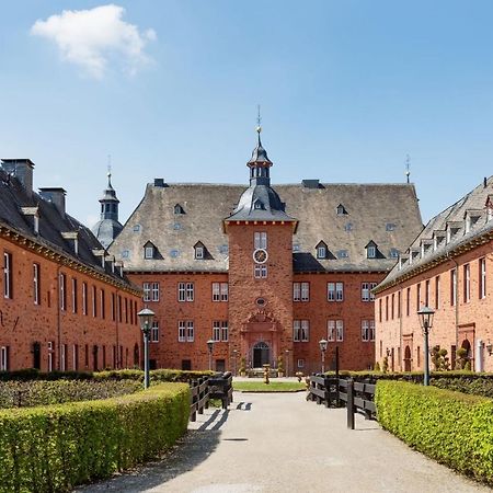 Ferienwohnung Saalstube - Schloss Adolphsburg Кирхундем Екстериор снимка