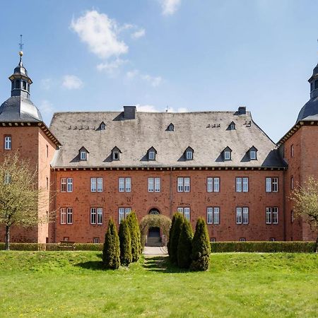Ferienwohnung Saalstube - Schloss Adolphsburg Кирхундем Екстериор снимка