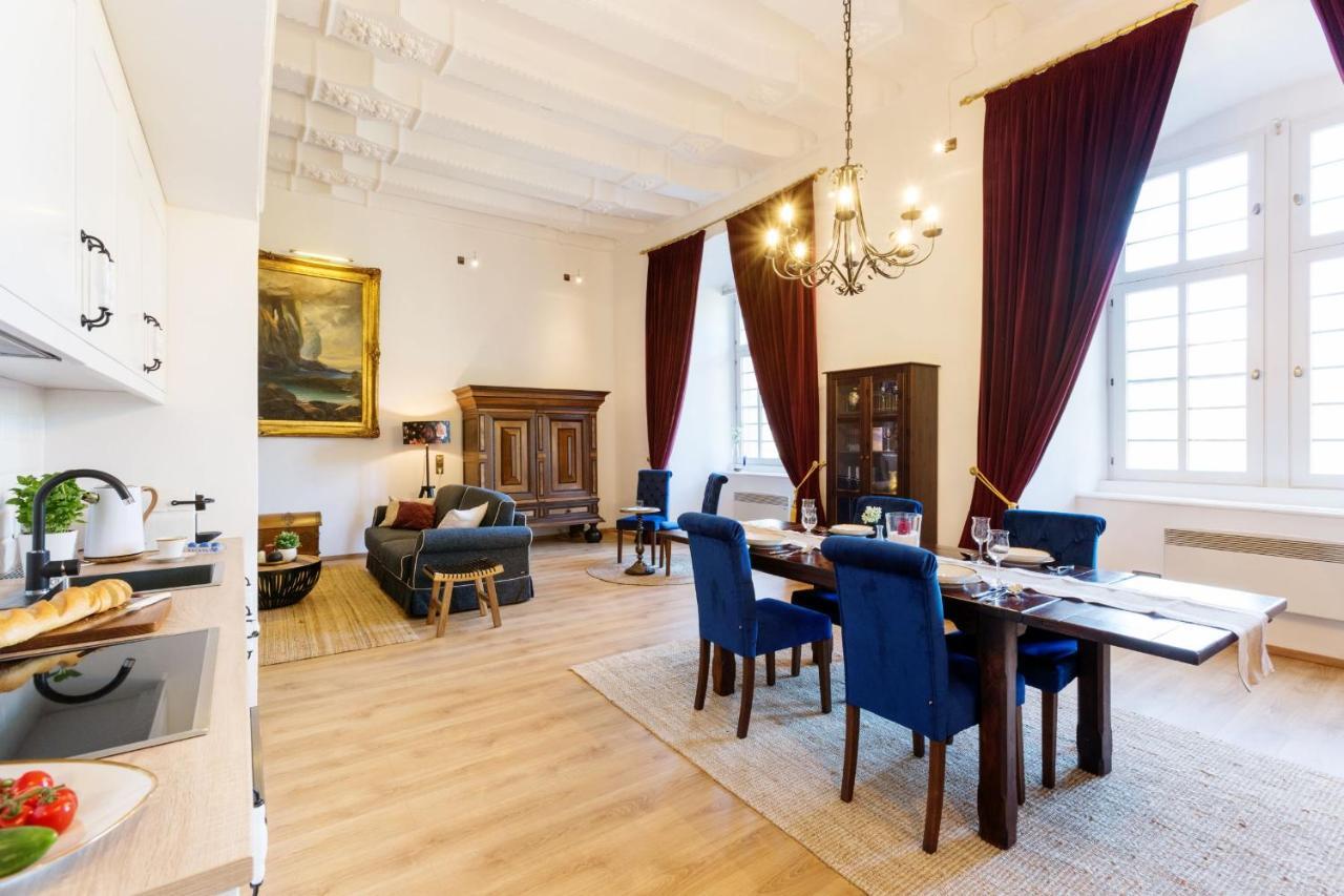 Ferienwohnung Saalstube - Schloss Adolphsburg Кирхундем Екстериор снимка