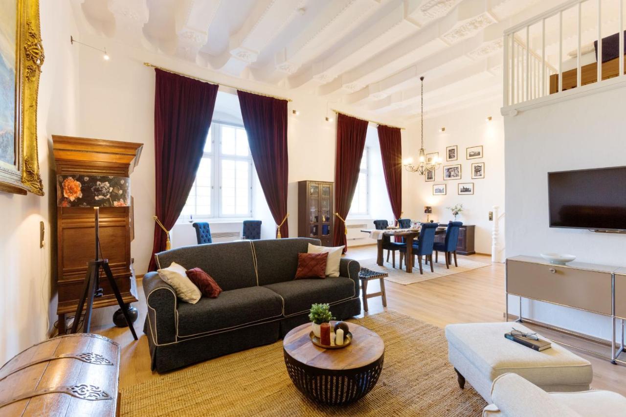Ferienwohnung Saalstube - Schloss Adolphsburg Кирхундем Екстериор снимка